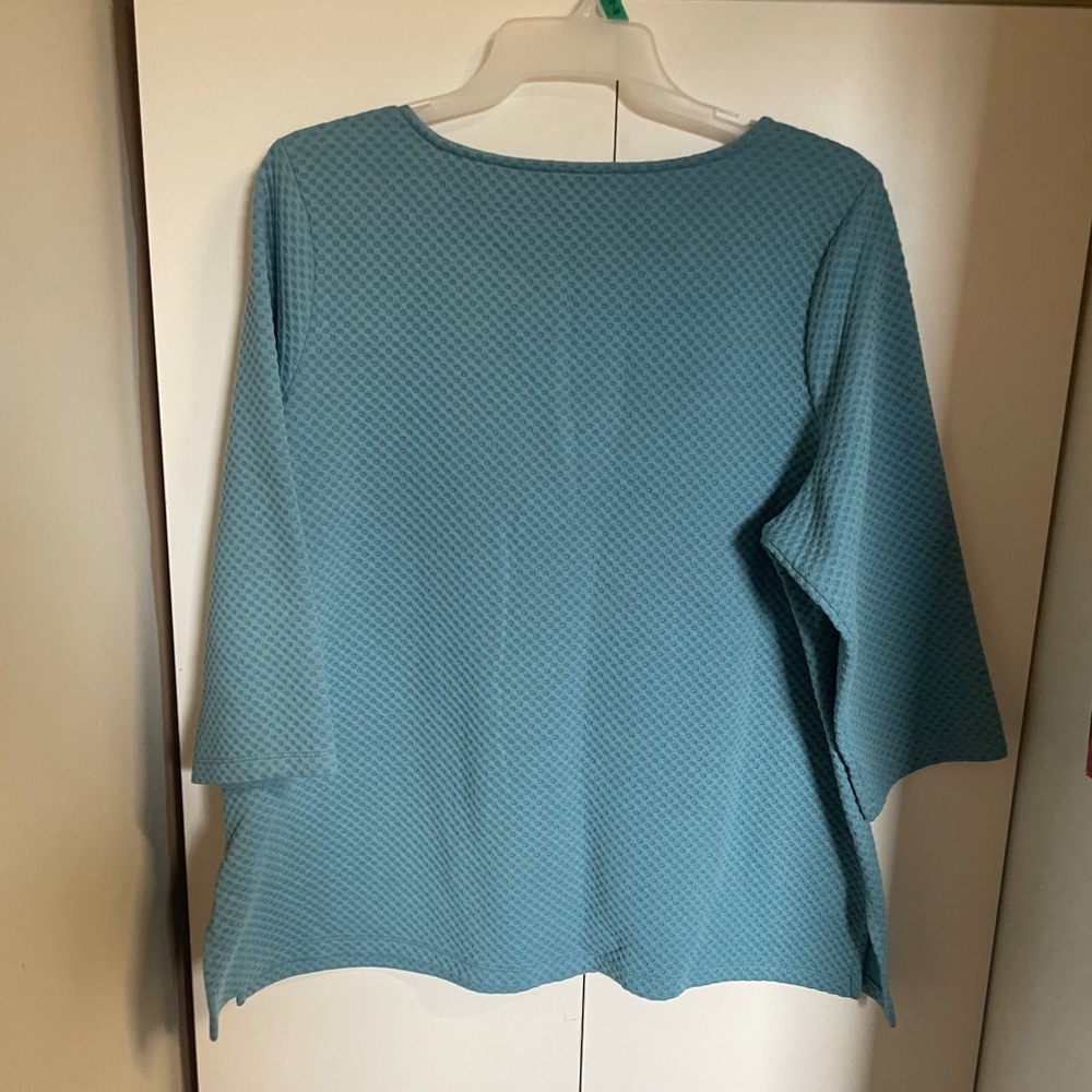 Bundle (2) Coldwater Creek Women's Textured Tunics in Blue and Black - Picture 4 of 11